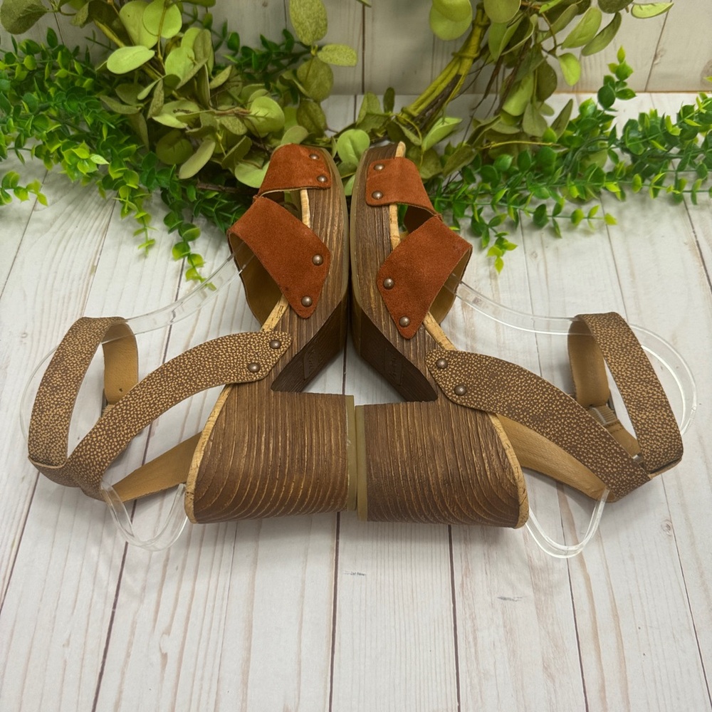 Korks Mia Platform Sandals In Rust Size 9 - image 4